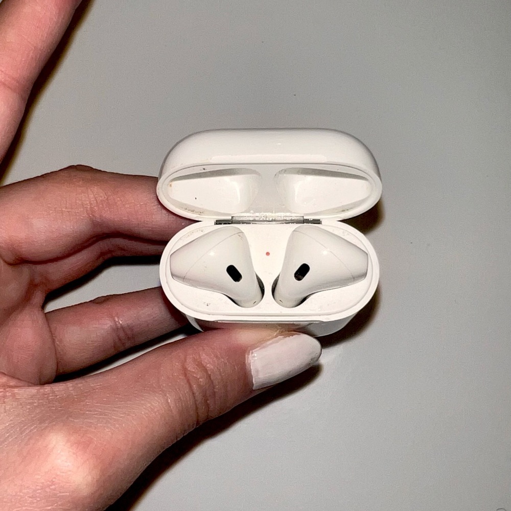 Airpods (2nd Generation)